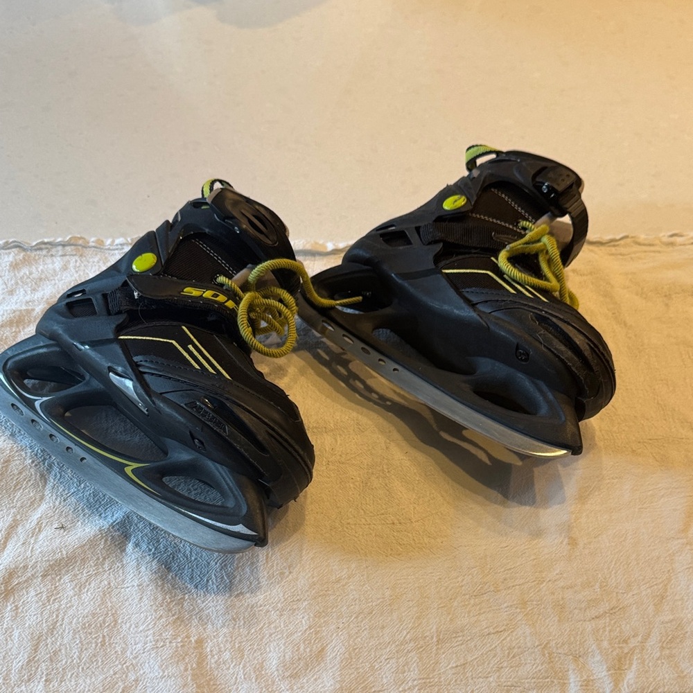 Softec kids ice skates adjustable 11-2 excellent condition Black and Green
